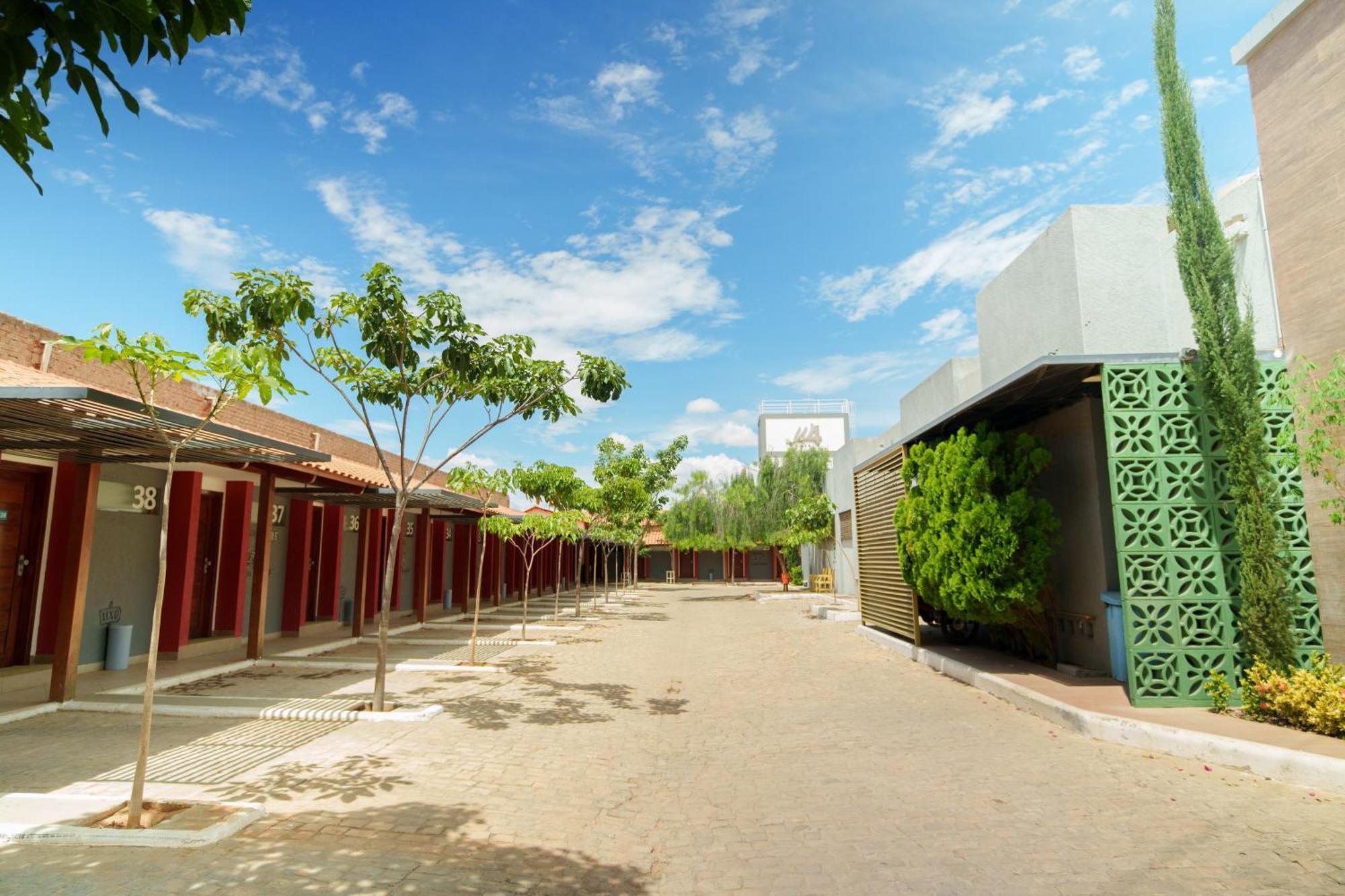 W4 Hotel Irecê エクステリア 写真